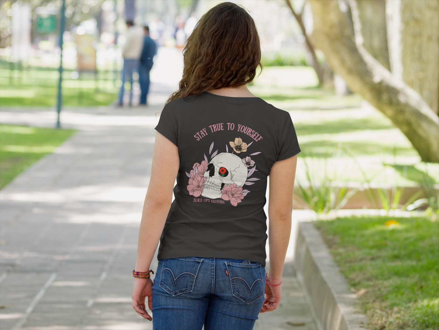 The death skull with flowers